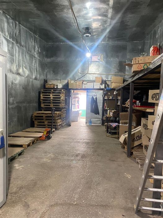 Продаётся склад на базаре Чарын