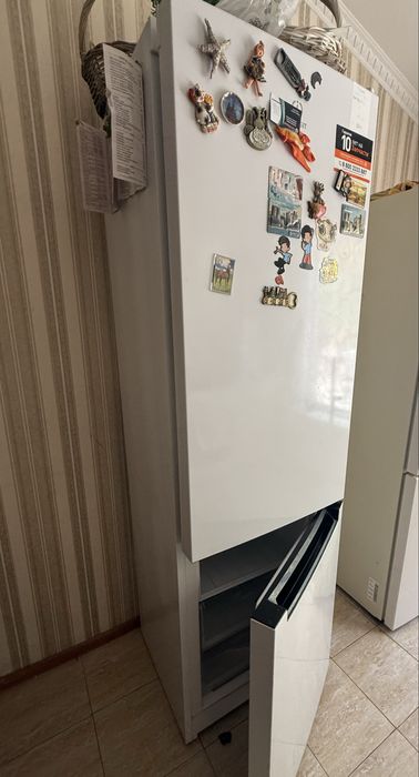 Холодильник Indesit 2 м б/у, рабочий, торг