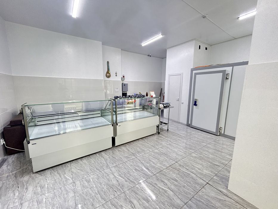 Витринные холодильник,мясорубка