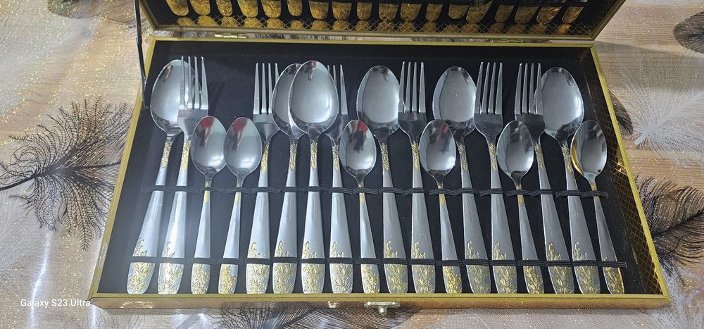 Набор вилок и ложек