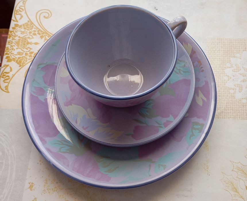 Servici de masă ,22 piese,60 lei