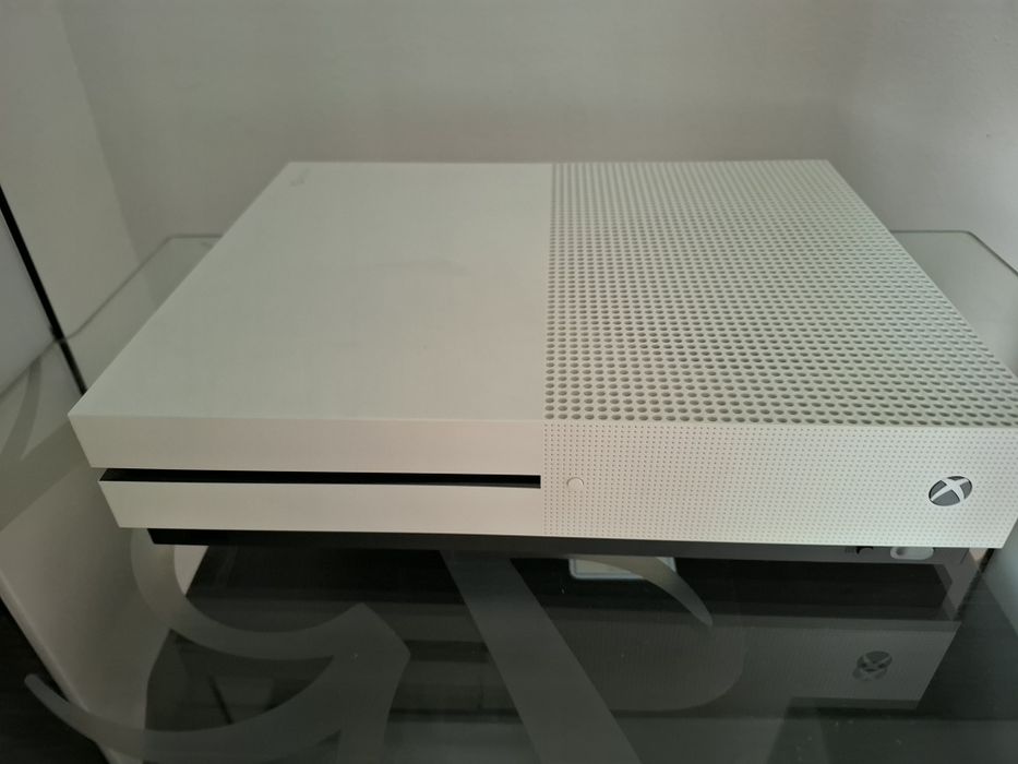 Xbox One S cu 6 jocuri