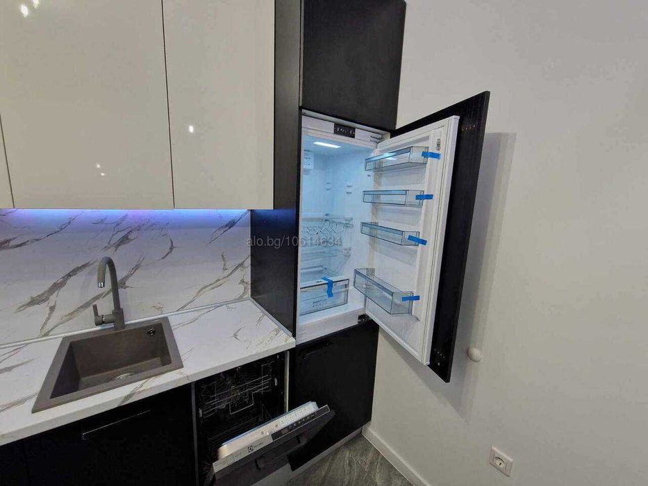 Тристаен голям апартамент с двор, ПАРКОМЯСТО, Кършияка