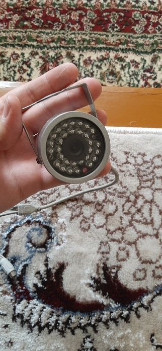 DVR va kamera sotiladi