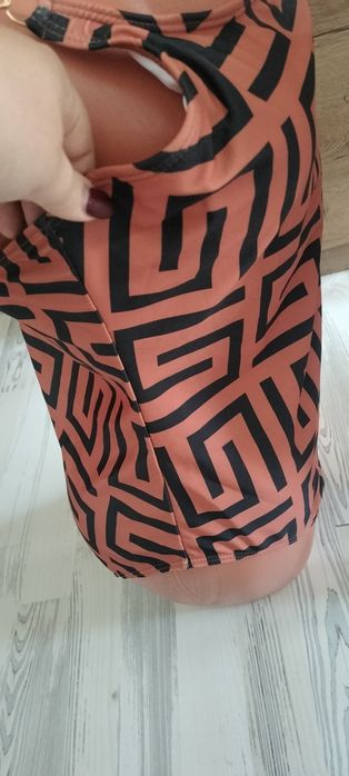Vând Costum baie
