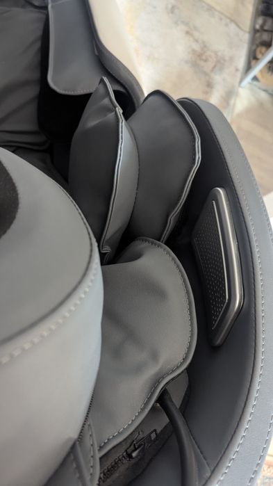 Массажное кресло