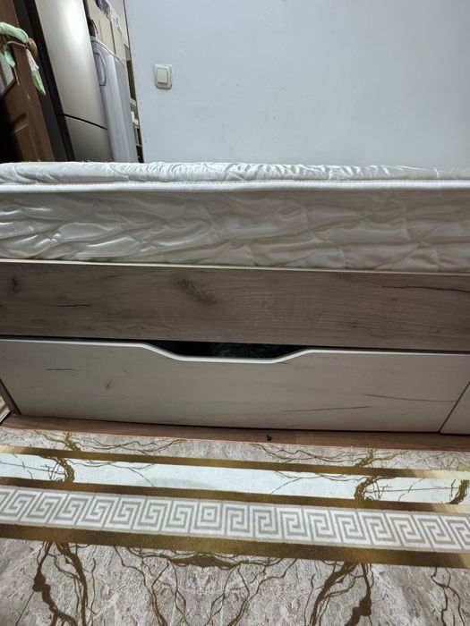 Кровать полуторка с матрасом