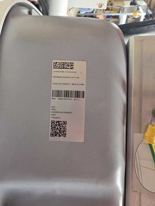 Huawei SUN2000-12KTL-M2 (12 kW) + Smart Dongle WLAN + Kit complet montaj