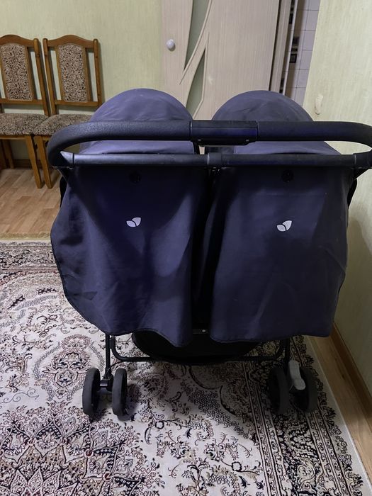Коляска для двойни