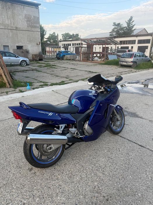 Vand/schimb Honda  BlackBird CBR1100XX impecabil 2004