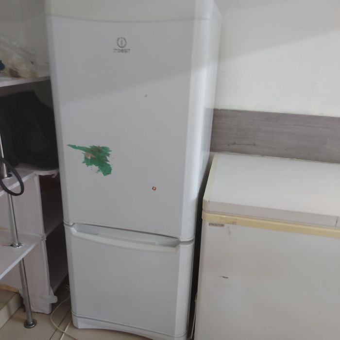 Продам холодильник двух каменный