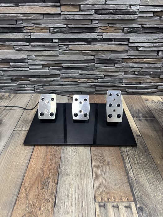 Volan Gaming cu schimbator si pedale