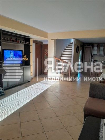 Продава се Къща в Стралджа - 200 кв.м за 1235 €/кв.м - Снимка #9