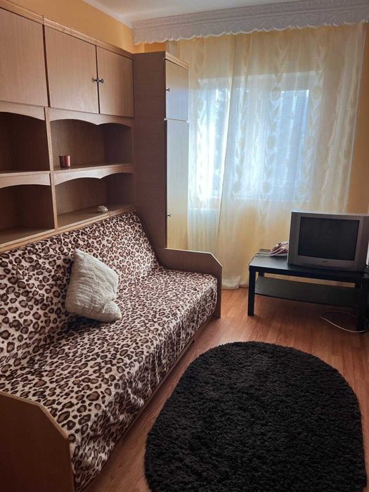 Apartament 3 camere decomandat – Zona Stadion, Priveliște spre Meses