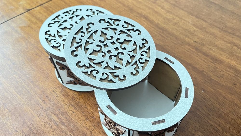 Шкатулки из дерева в национальном стиле