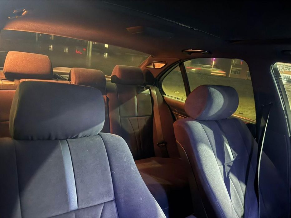 Автокөлік BMW 523