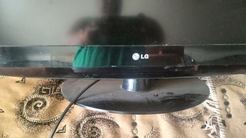 Продам телевизор LG