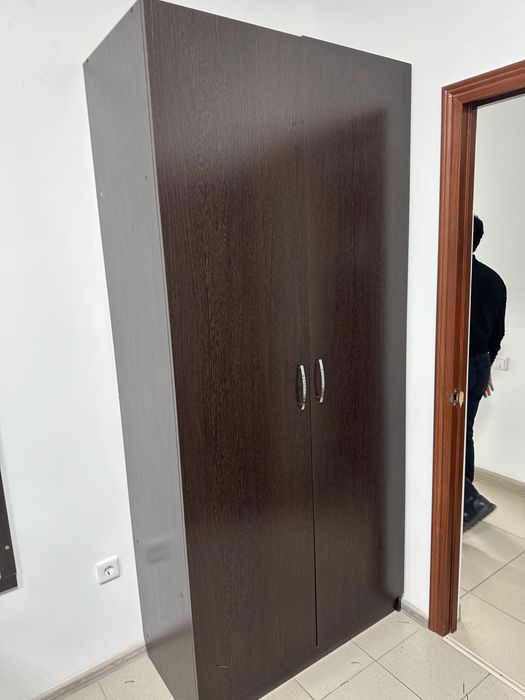 Продаеться 2 шкаф  за 75,000