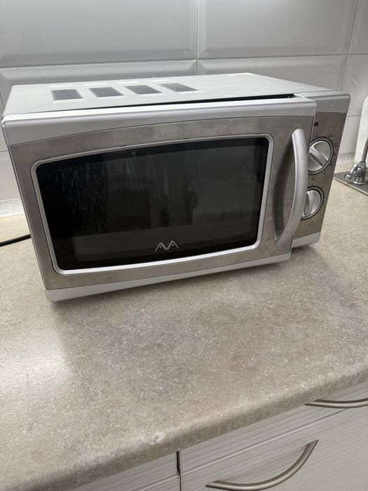 Продам микроволновую печь