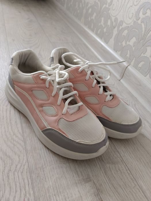 Лоферы и кроссовки