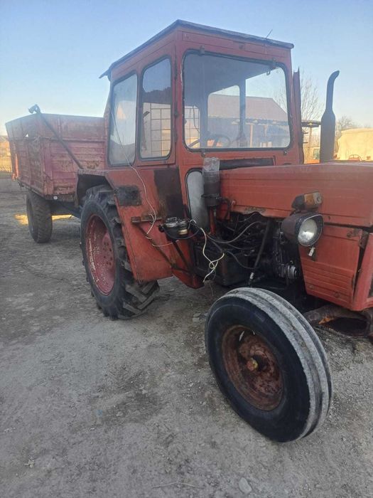 Tractor Universal U445