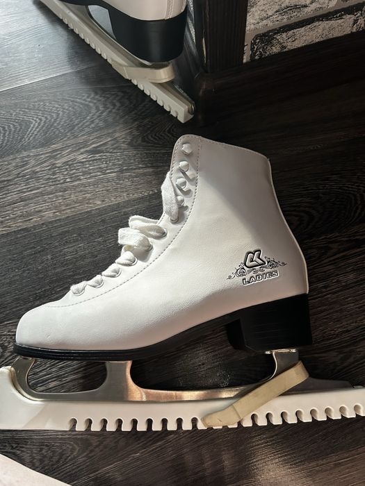 Коньки совершенно новые