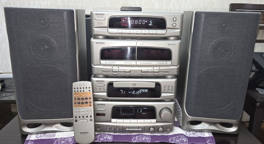 Муз центр Daewoo Ami 940.
