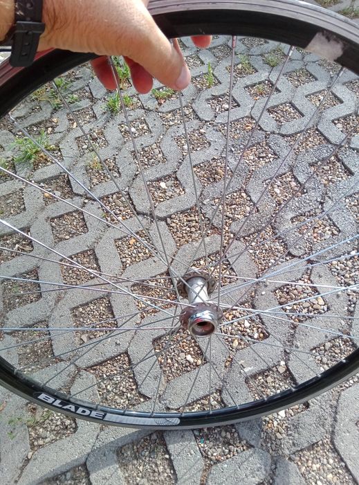 Cauciucuri set noi și set roti și plus o roata spate