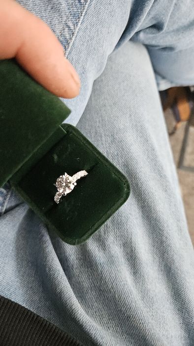 Inel, argint placat cu aur alb piatra moissanit 3.5 carate