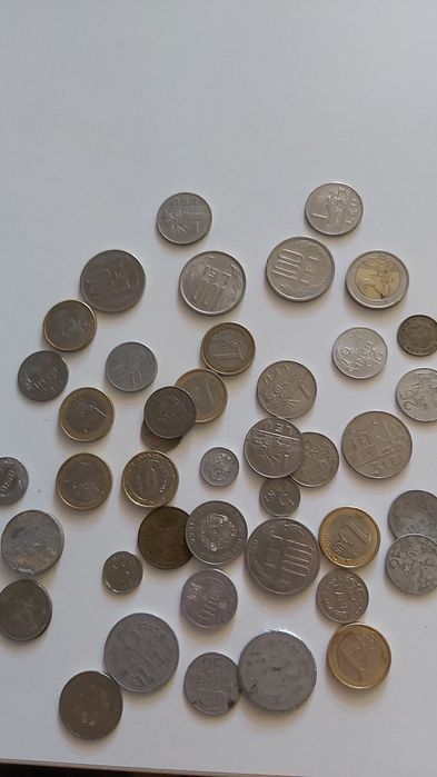Vând bacnote vechi în stare bună, colecția este alcătuită din mai mult