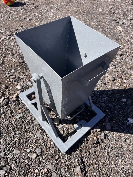 Уличная металлическая урна