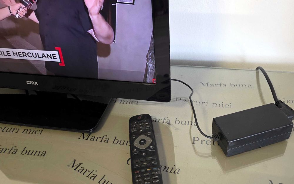 Tv rulota,camion...CMX 8245F Lucani - 24 inch/61 cm - 12v,usb etc