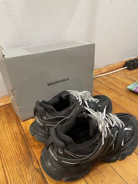 Balenciaga track
