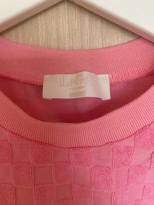 Розов топ на марката LeGer