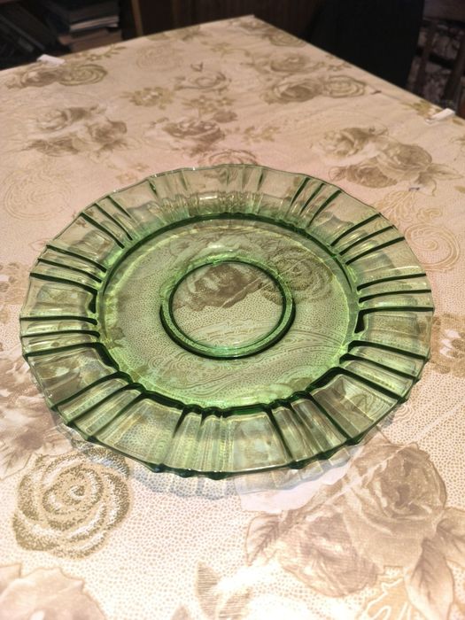 Стъклен поднос (НОВ)