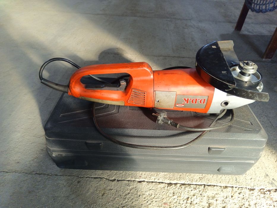 Продам болгарку 230