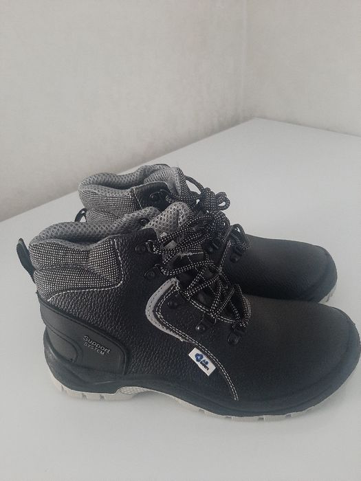 Продаю рабочие сапоги