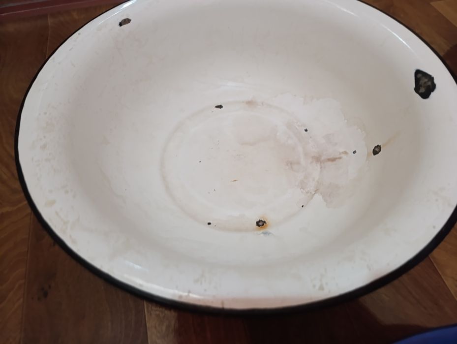 Эмалированный и никель тазики,разных видов