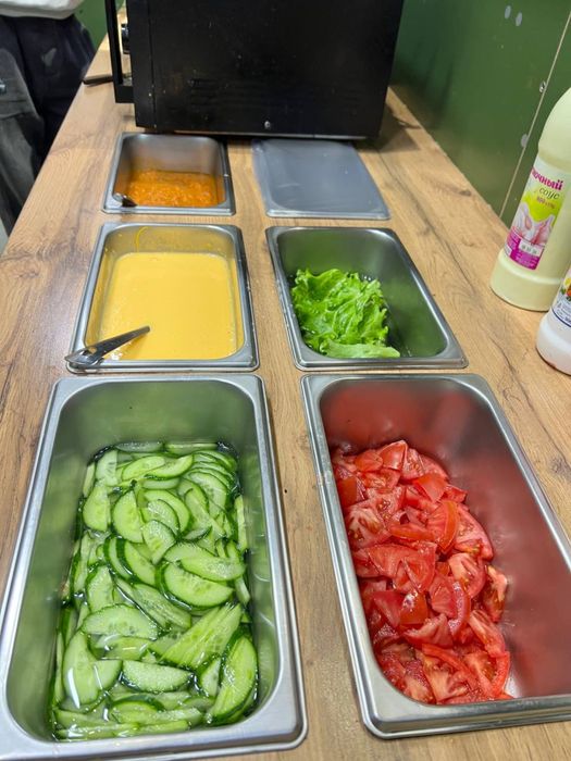 Fast food uchun tayyor mebel sotiladi