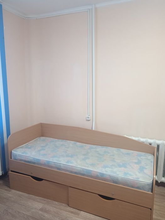 Продам кровать односпальную