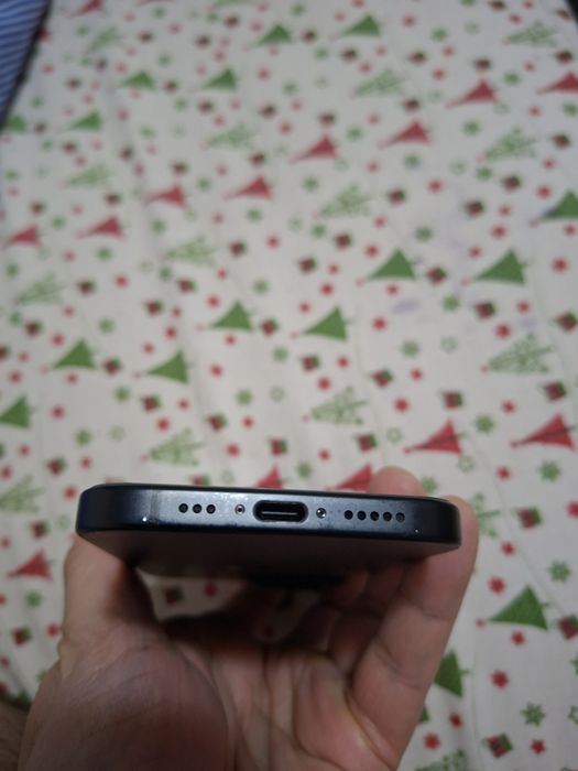 Vând/Schimb iphone 15 Black neverlocked