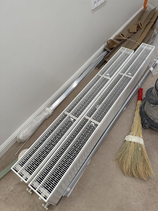 Батареи панельные белого цвета