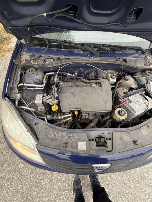 На части Dacia Sandero 1.2i 16v 75кс 2010година ръчка