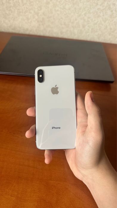 iphone X 64 гб.