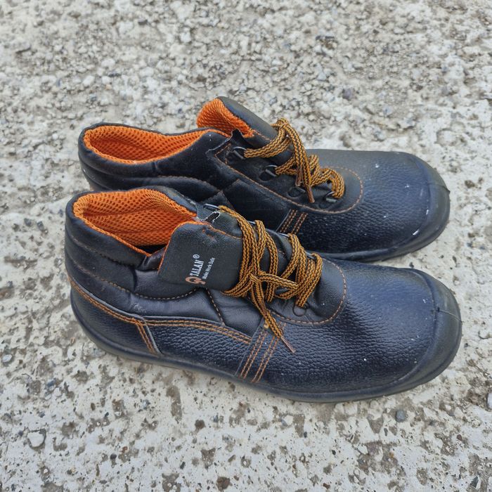 Продается сэфти ботинки