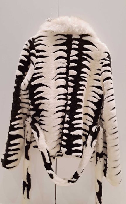 Haina de blana artificiala zebrata dama