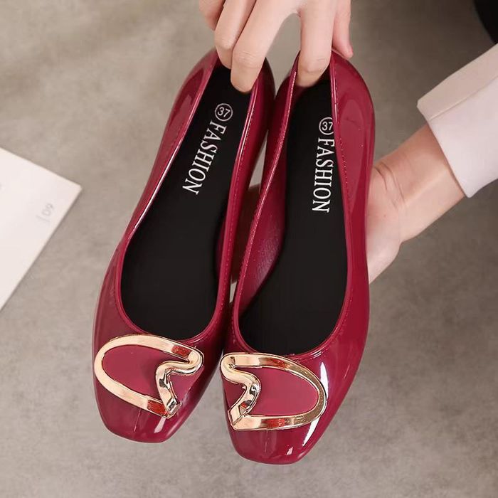 -Самая удобная обувь!!! Резиновые туфельки.