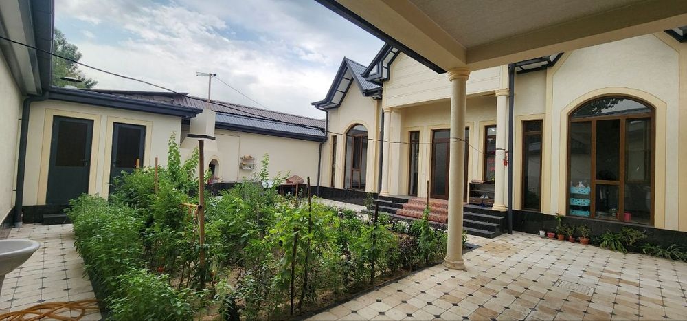 Гулистон 3соток 4комнатная новая евроремонт 100м от дороги