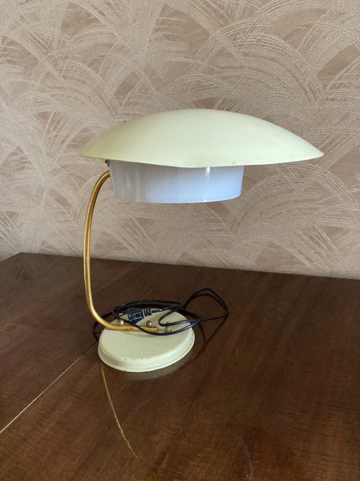 Настольная лампа и ночник.