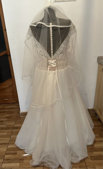 Vand rochie de mireasa